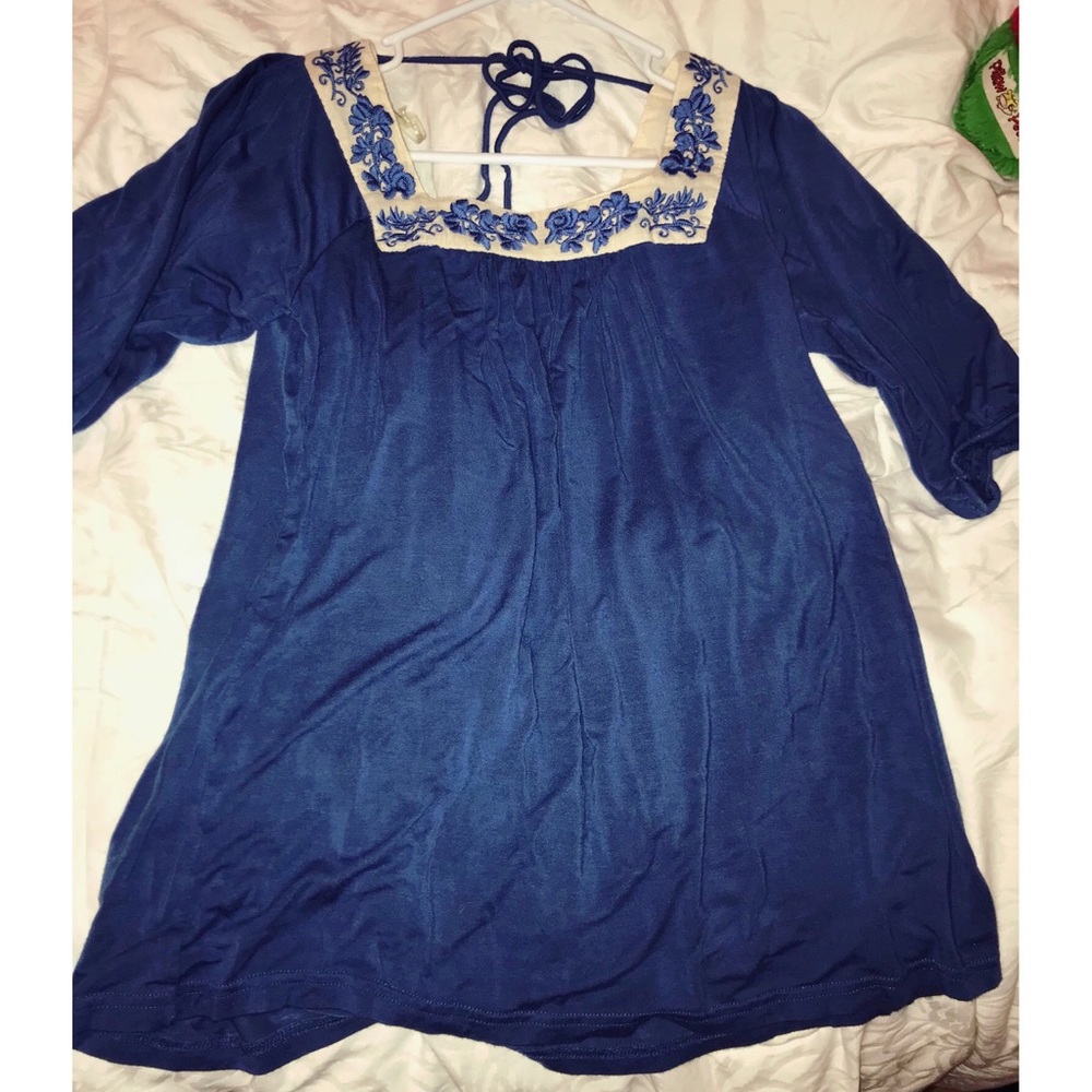 Forever 21 Blue Embroidered Top - Picture 2 of 4